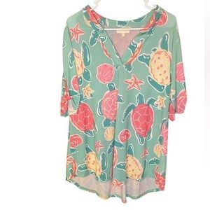 Simply Southern loose flowy turtle print pastel blouse size small v neck